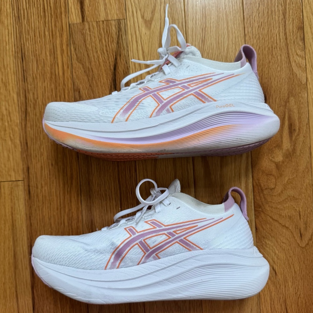 ASICS GEL-NIMBUS 27 (Wide) Running Sneakers